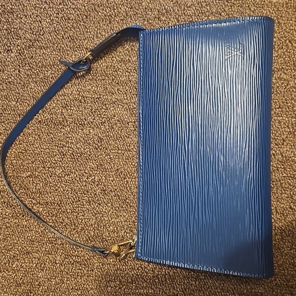 Louis Vuitton pochette